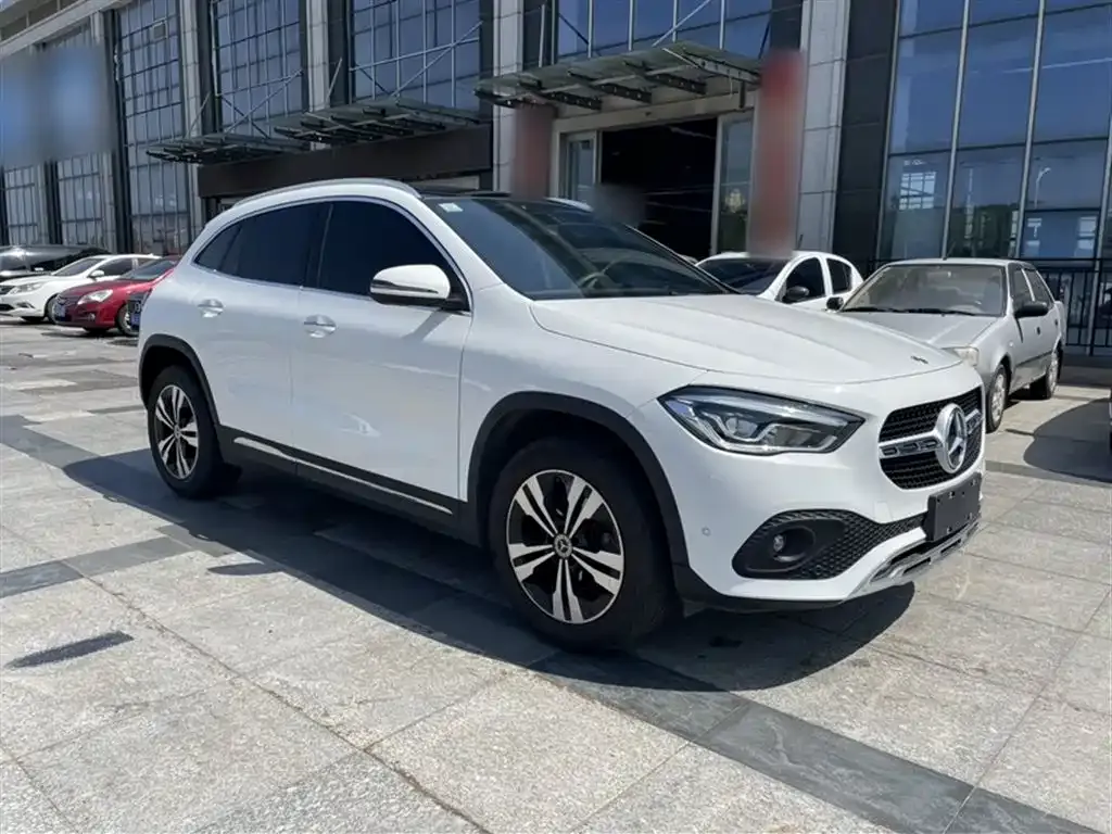 Mercedes-Benz GLA — фото 6