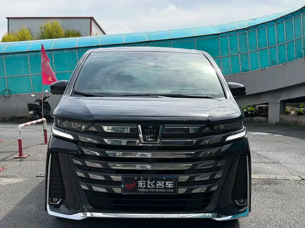 Toyota Vellfire — фото 9