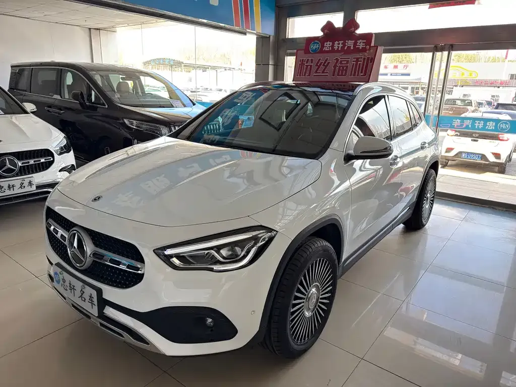 Mercedes-Benz GLA — фото 1