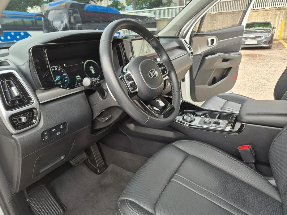 Kia Sorento — фото 6