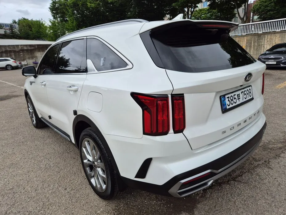Kia Sorento — фото 8