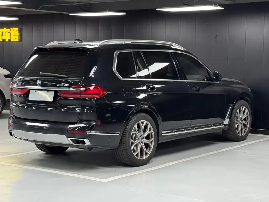 BMW X7 — фото 2