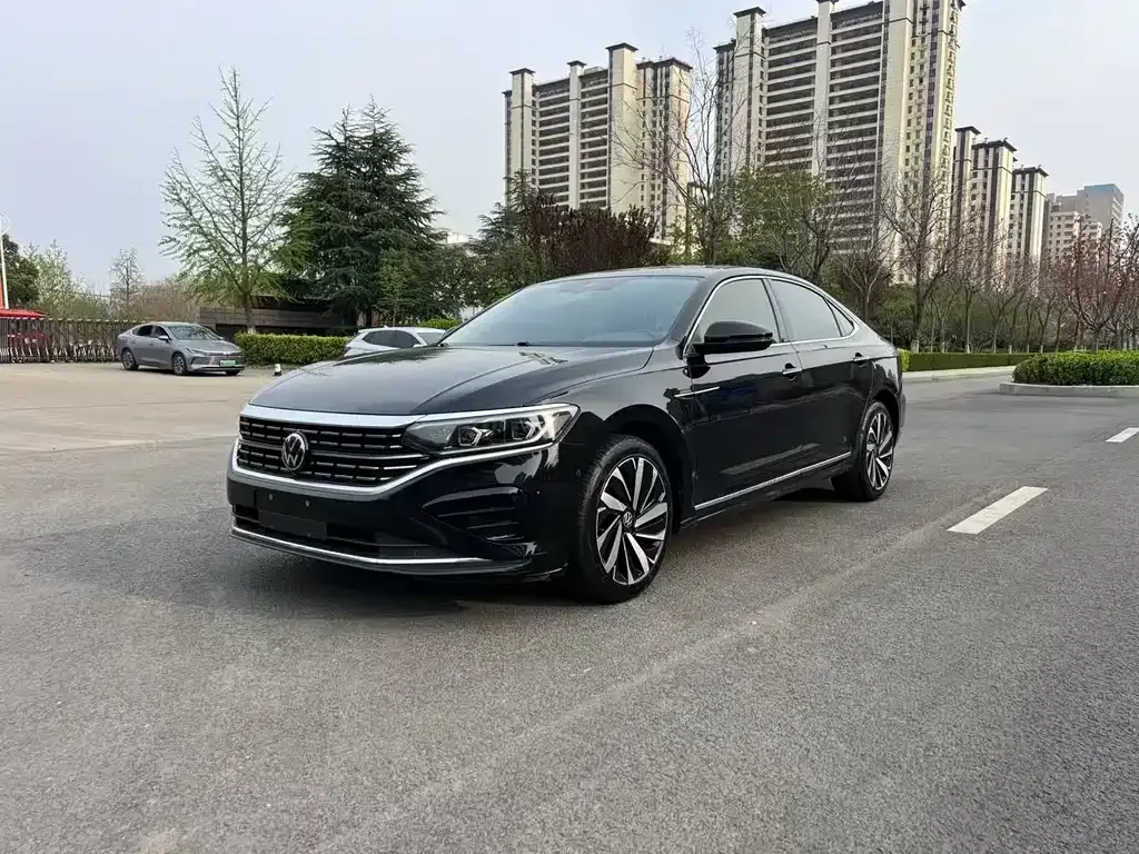 Volkswagen Passat — фото 1