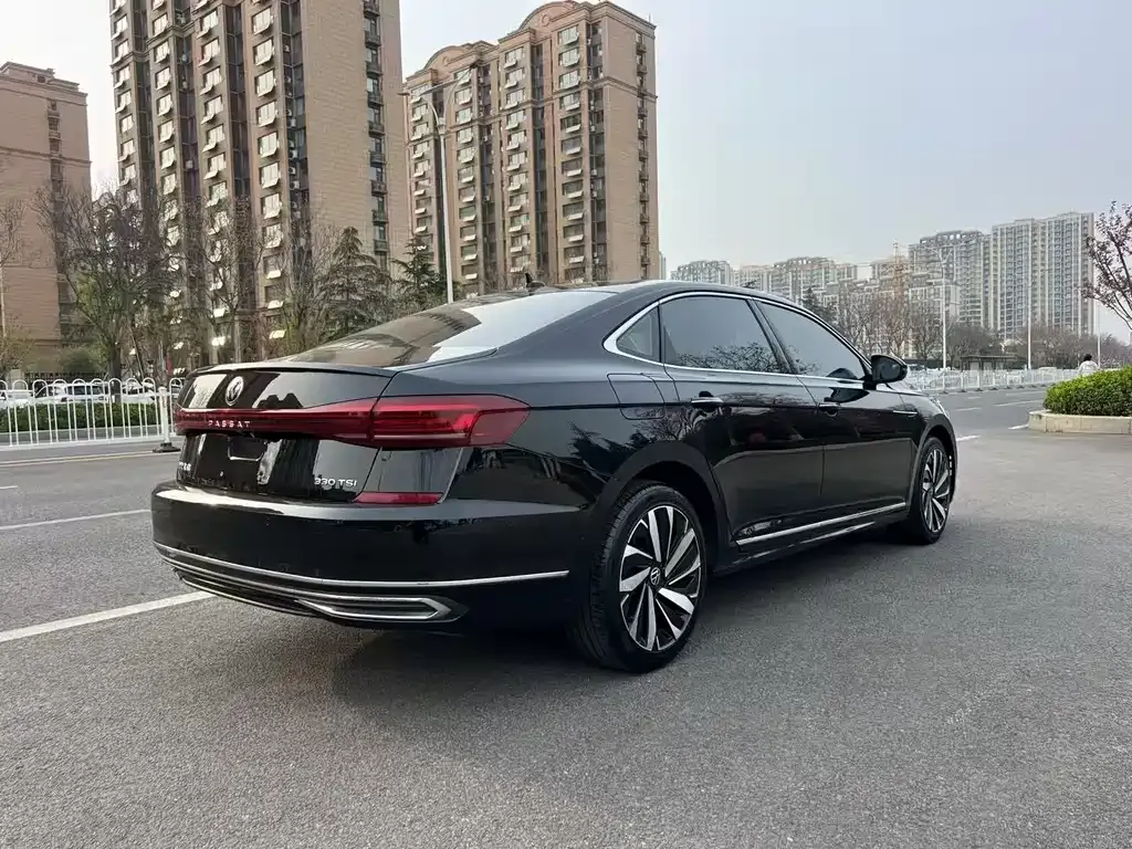 Volkswagen Passat — фото 8