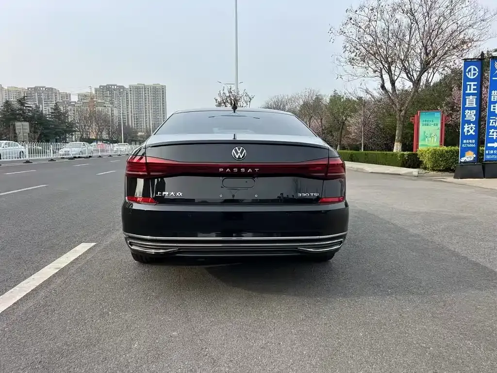 Volkswagen Passat — фото 7