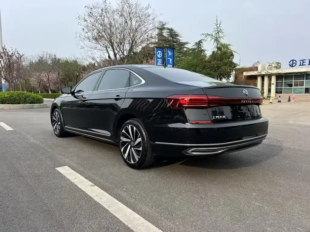 Volkswagen Passat — фото 4