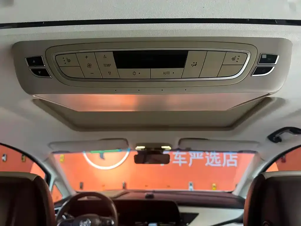 Buick GL8 2022 из CN, фото 2