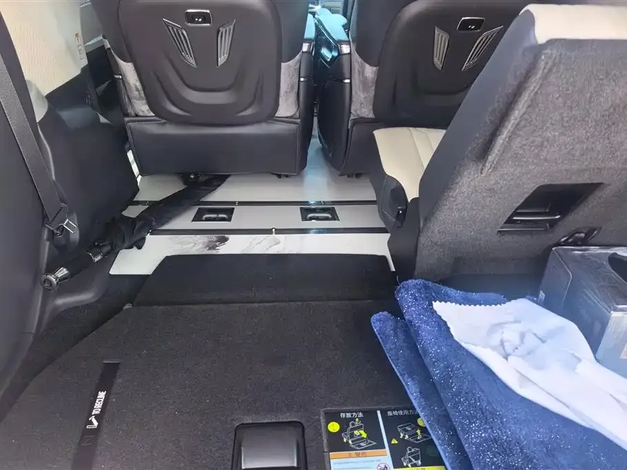 Toyota Sienna — фото 8