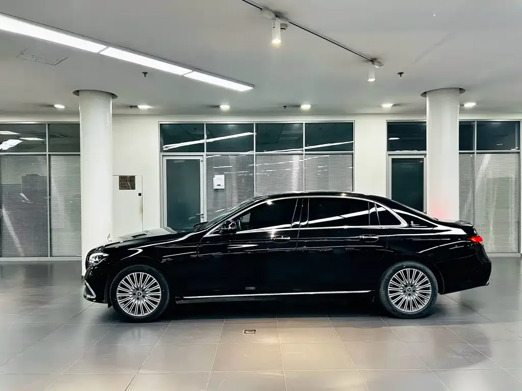 Mercedes-Benz E-Class — фото 10