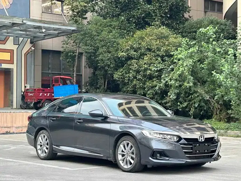 Honda Accord — фото 7