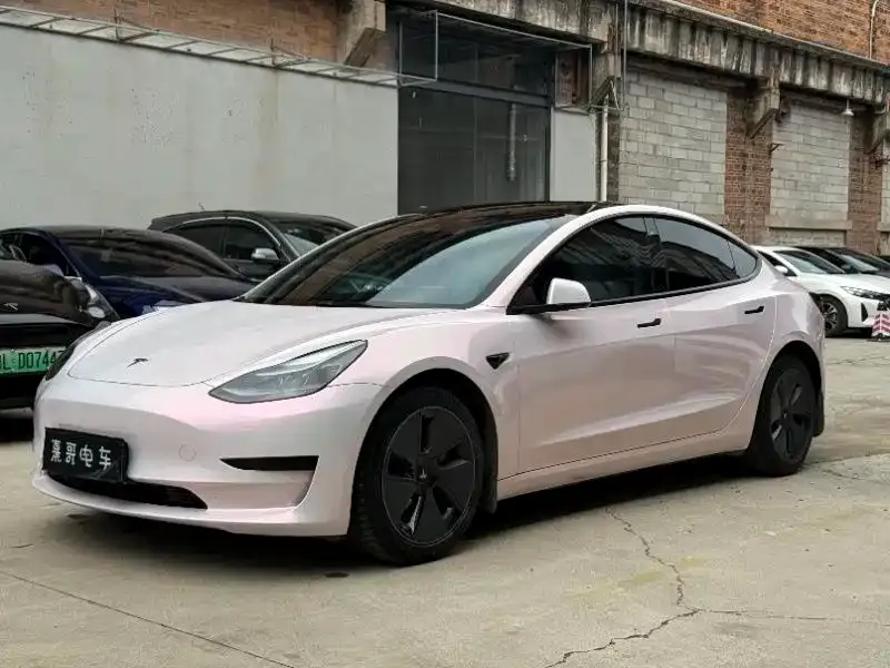 Tesla Model 3 — фото 1