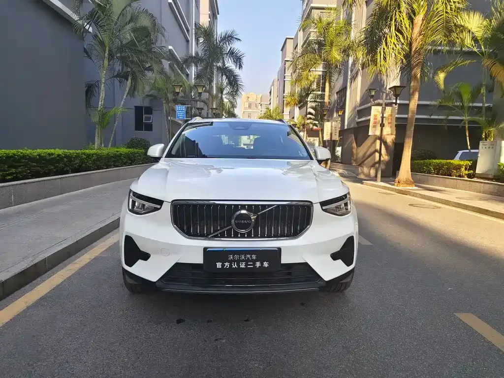 Volvo XC40 — фото 5