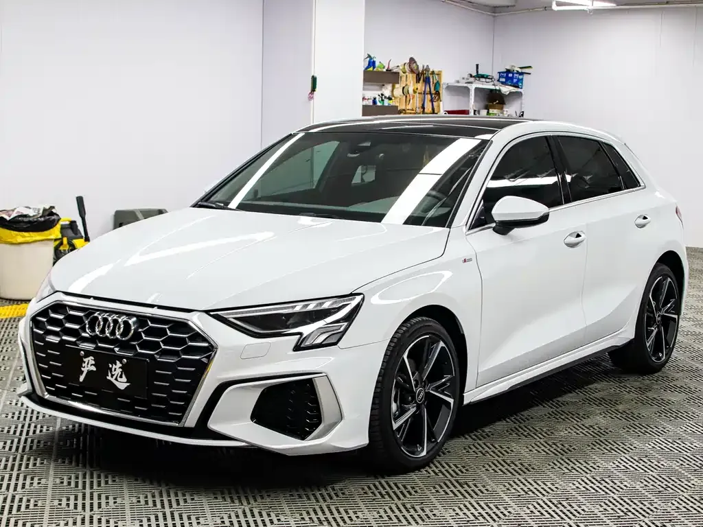 Audi A3 — фото 1