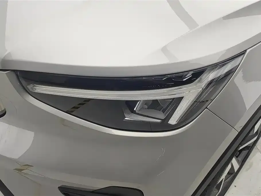 Volvo XC40 2023 из CN, фото 3