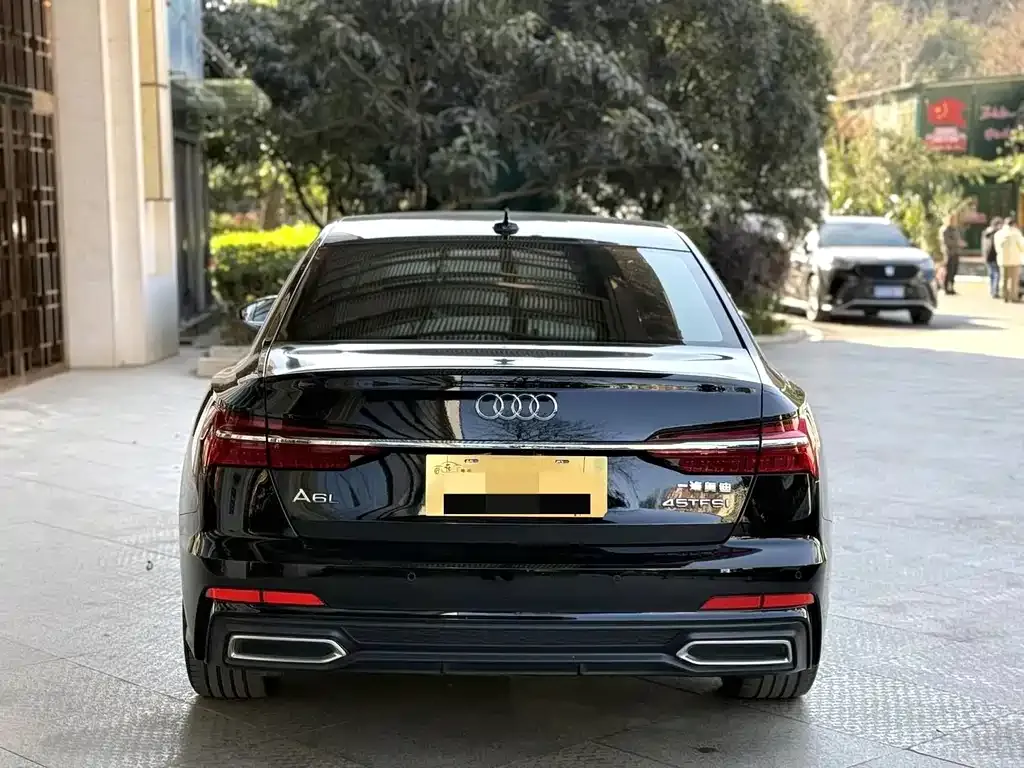 Audi A6L — фото 2