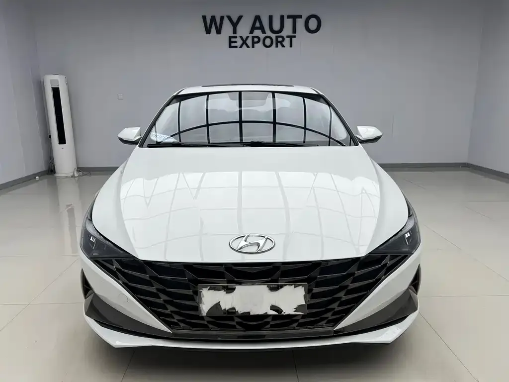 Hyundai Elantra — фото 7