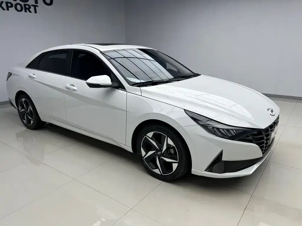 Hyundai Elantra — фото 9