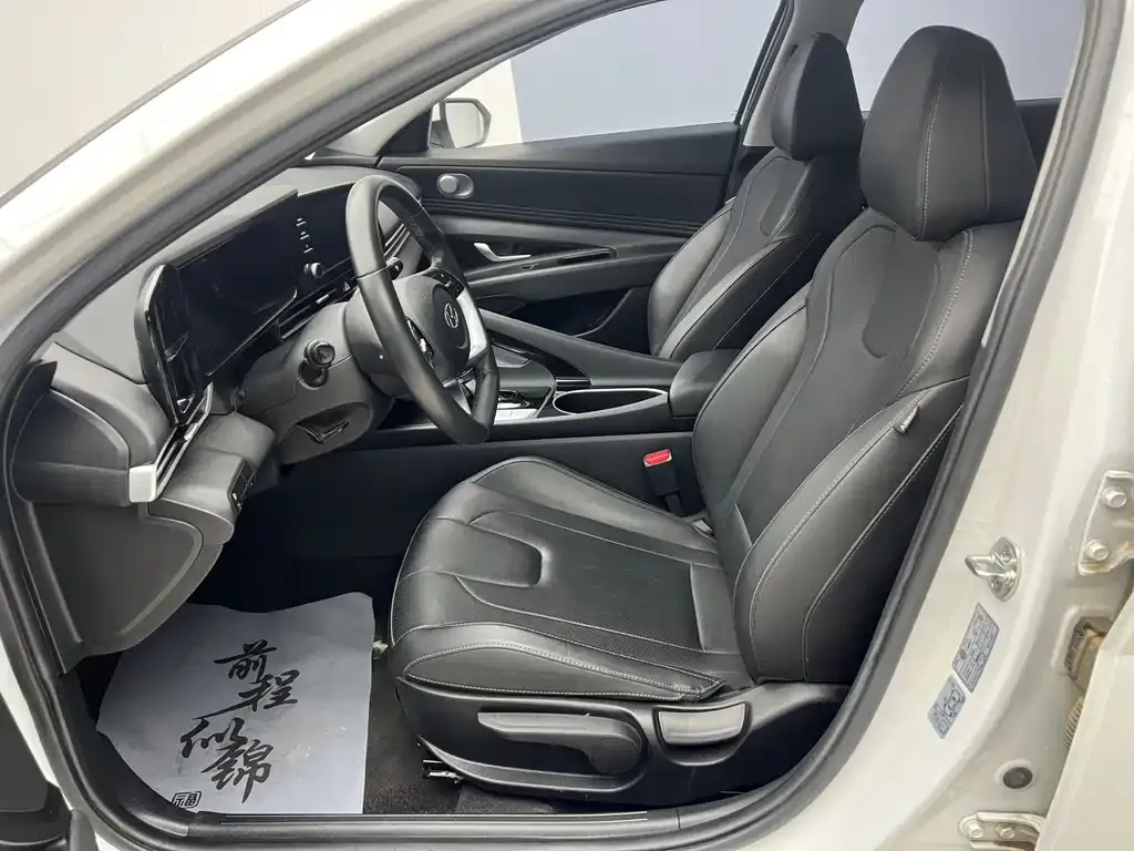 Hyundai Elantra — фото 4