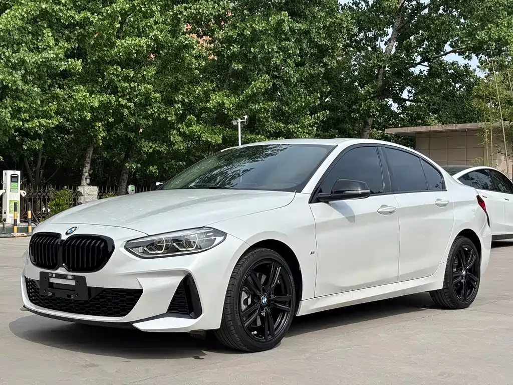 BMW 1 Series — фото 1