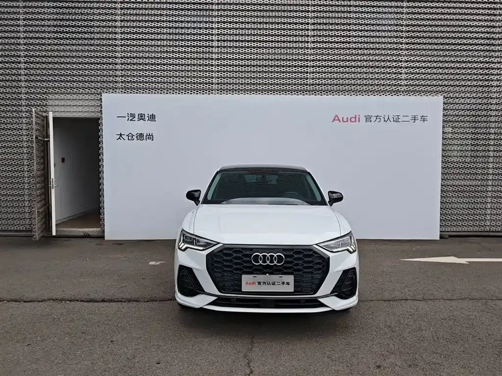 Audi Q3 Sportback — фото 1
