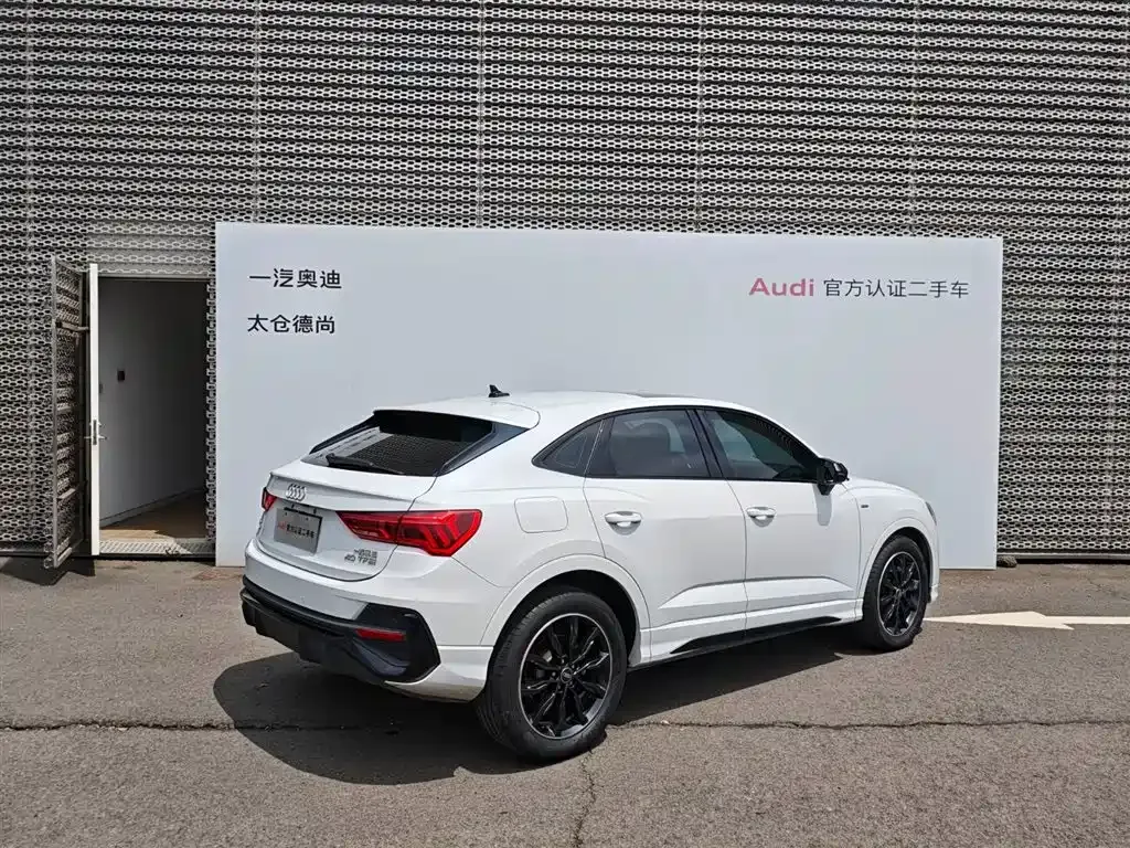 Audi Q3 Sportback — фото 9
