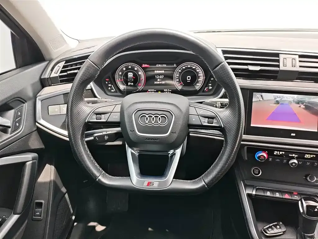 Audi Q3 Sportback — фото 10