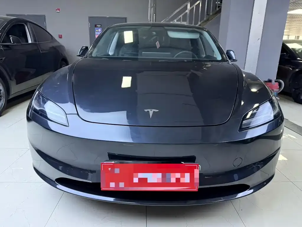 Tesla Model 3 — фото 9