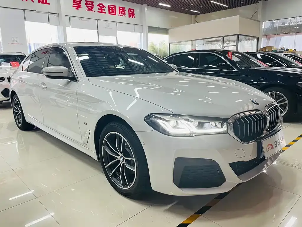 BMW 5 Series — фото 10