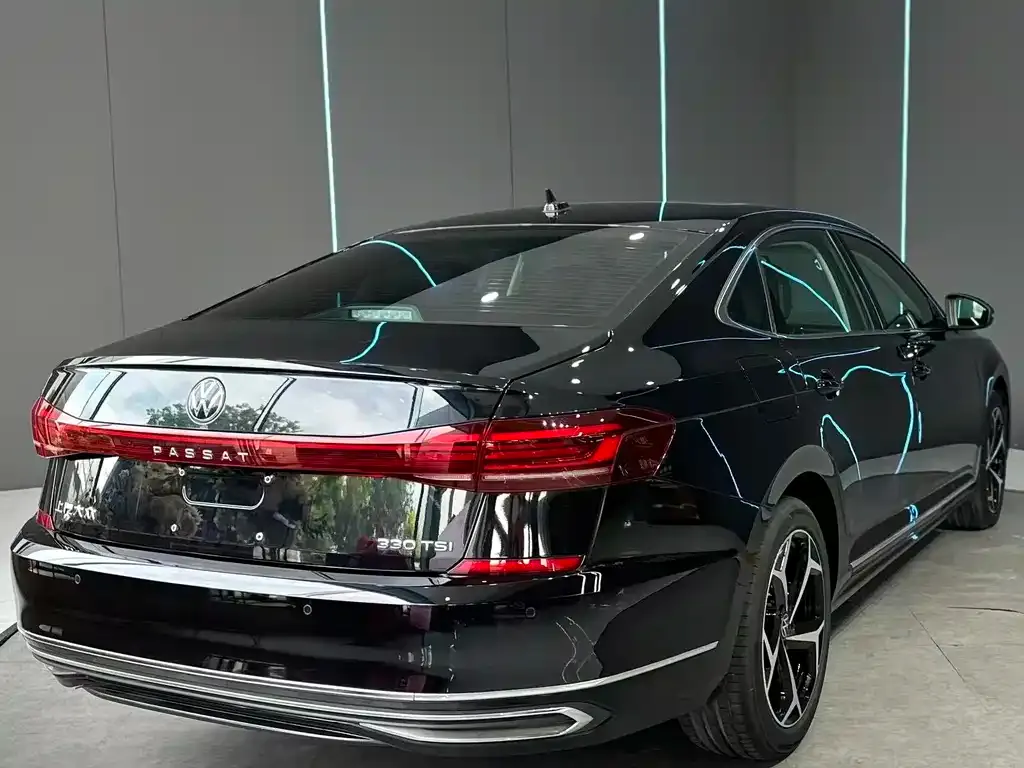 Volkswagen Passat — фото 4