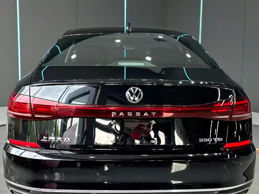 Volkswagen Passat — фото 5