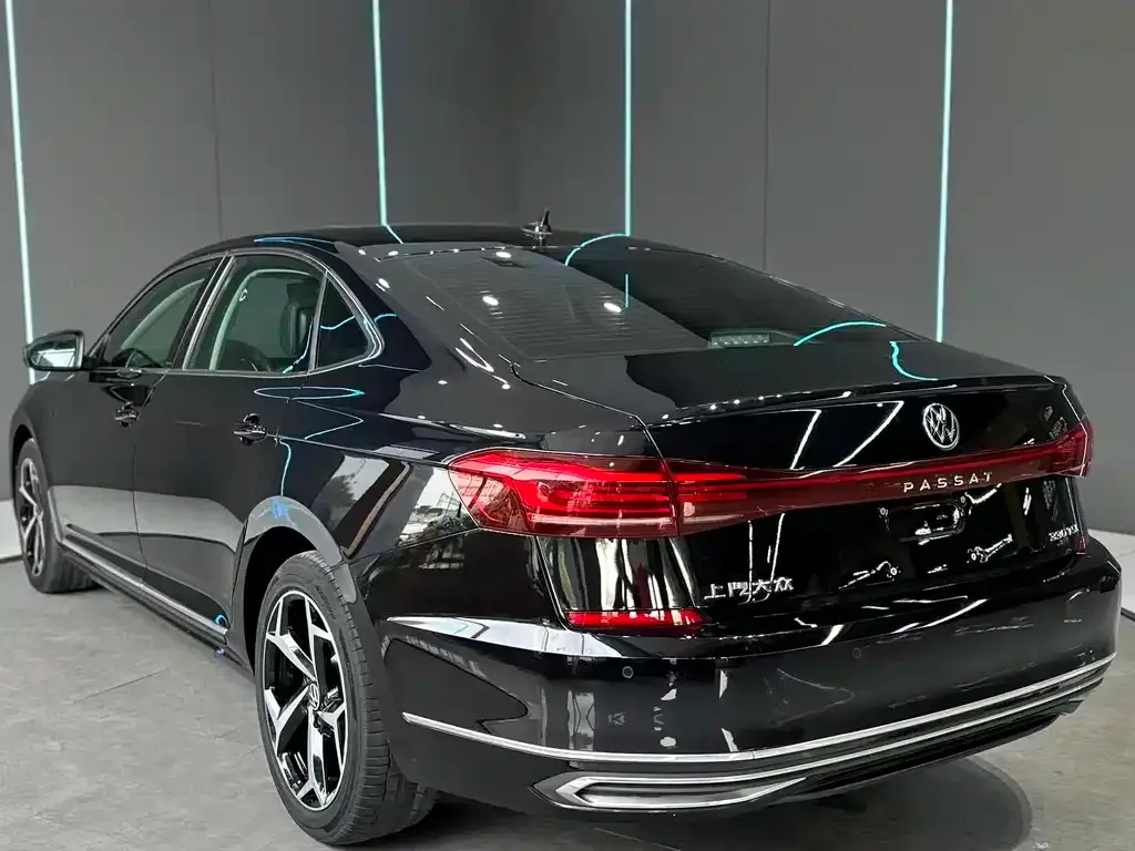 Volkswagen Passat — фото 3