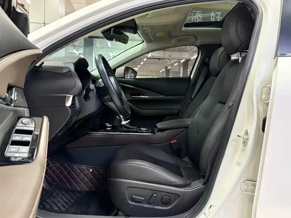 Mazda CX-30 2022 из CN, фото 7