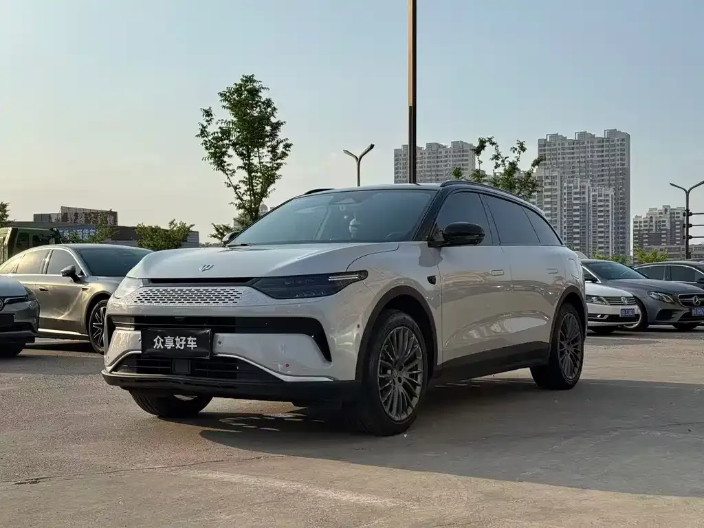 Leapmotor C11