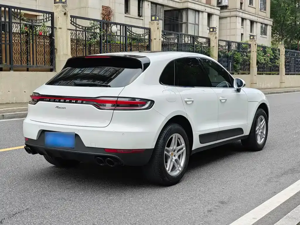 Porsche Macan — фото 9