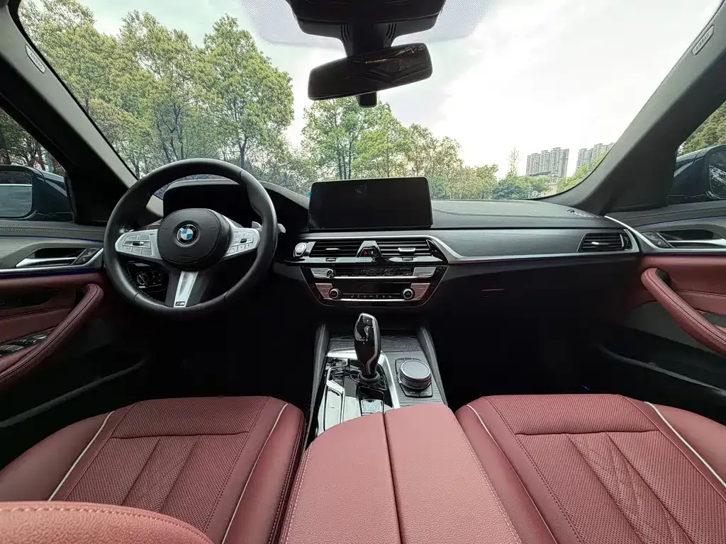 BMW 5 Series — фото 10