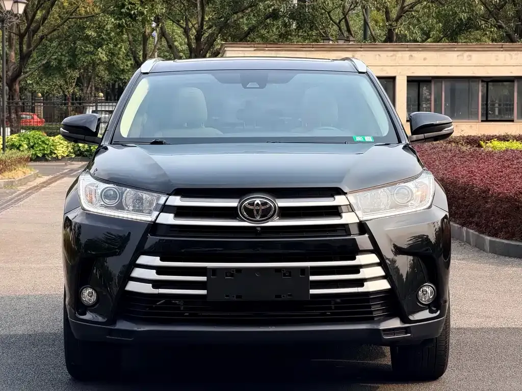 Toyota Highlander — фото 9