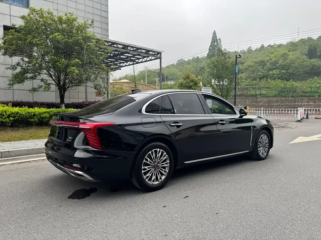 Hongqi H5 — фото 9