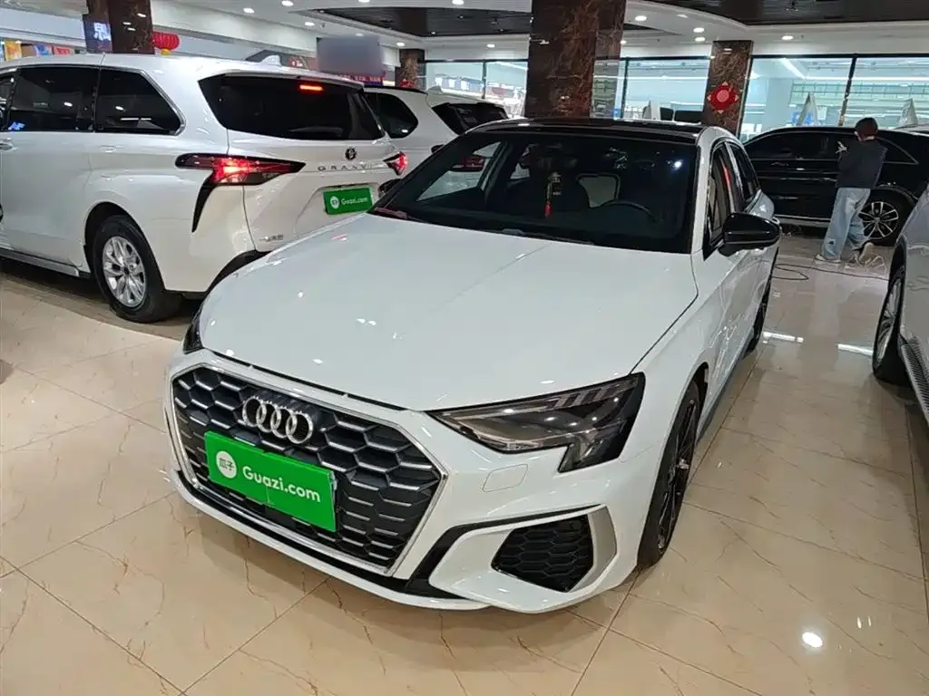 Audi A3 — фото 1