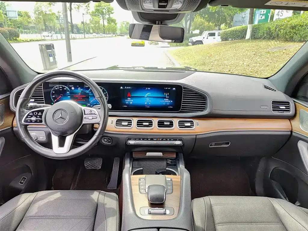 Mercedes-Benz GLS — фото 7