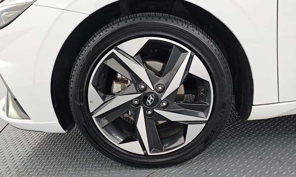 Hyundai AVANTE — фото 5