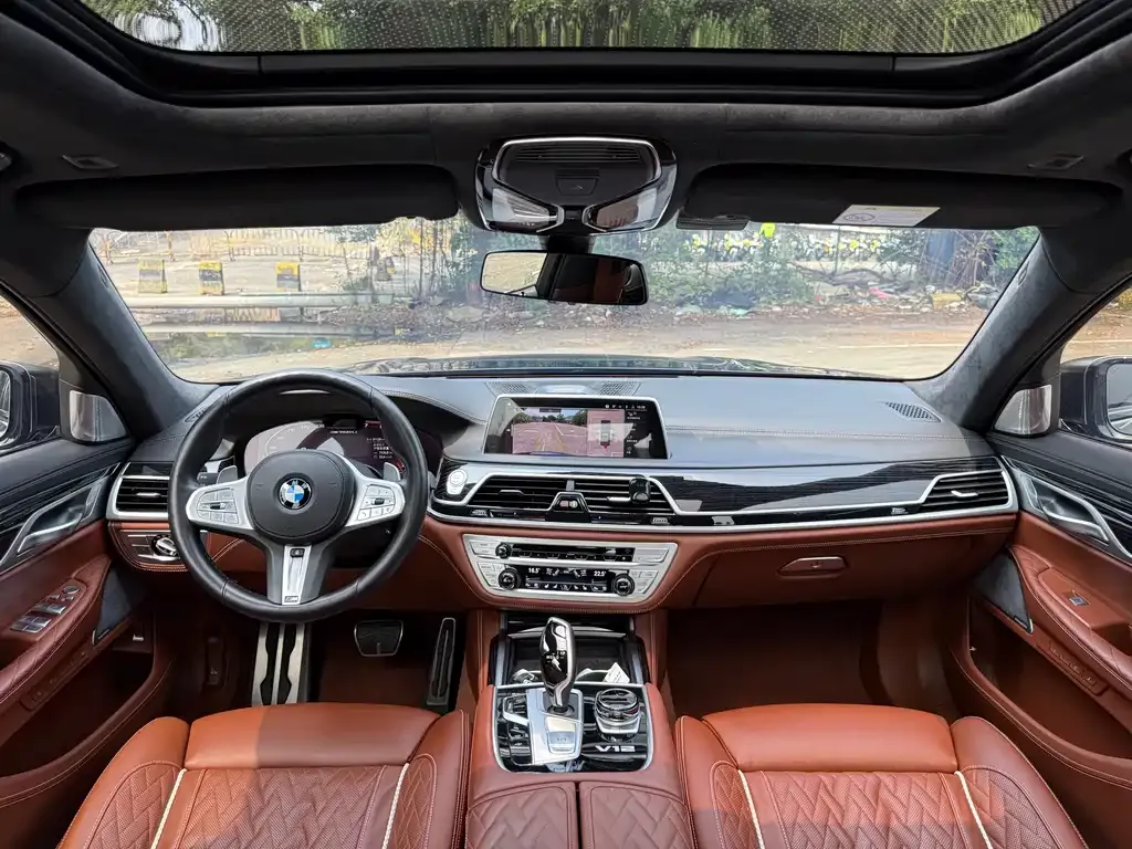 BMW 7 Series — фото 6