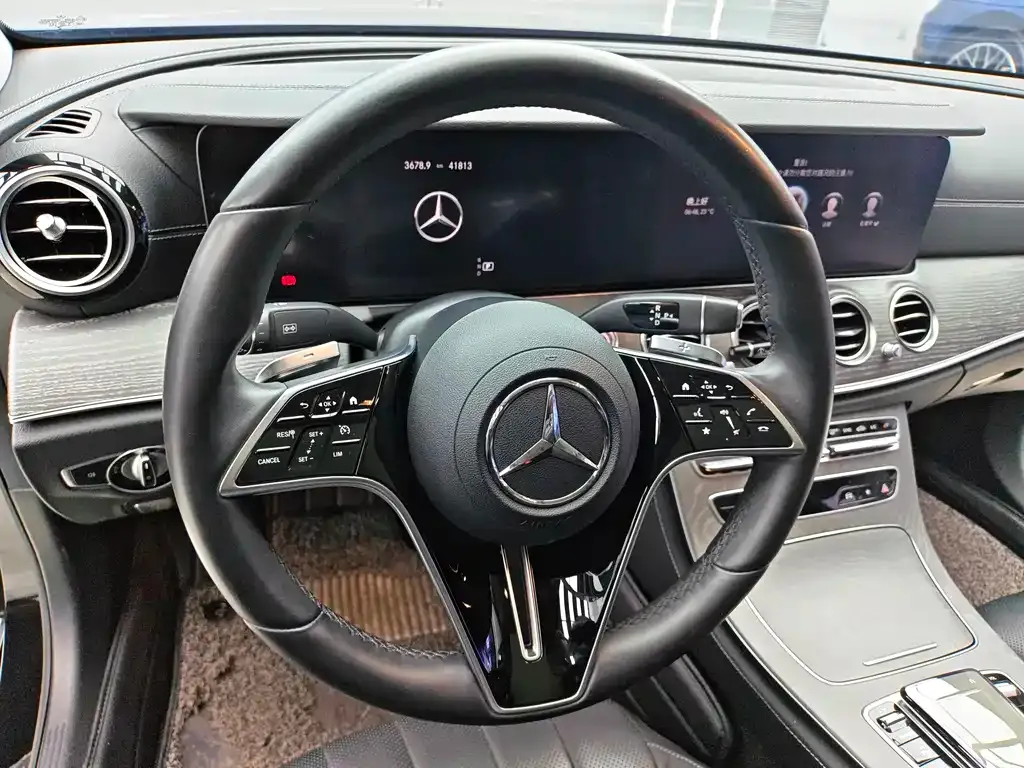 Mercedes-Benz E-Class — фото 2
