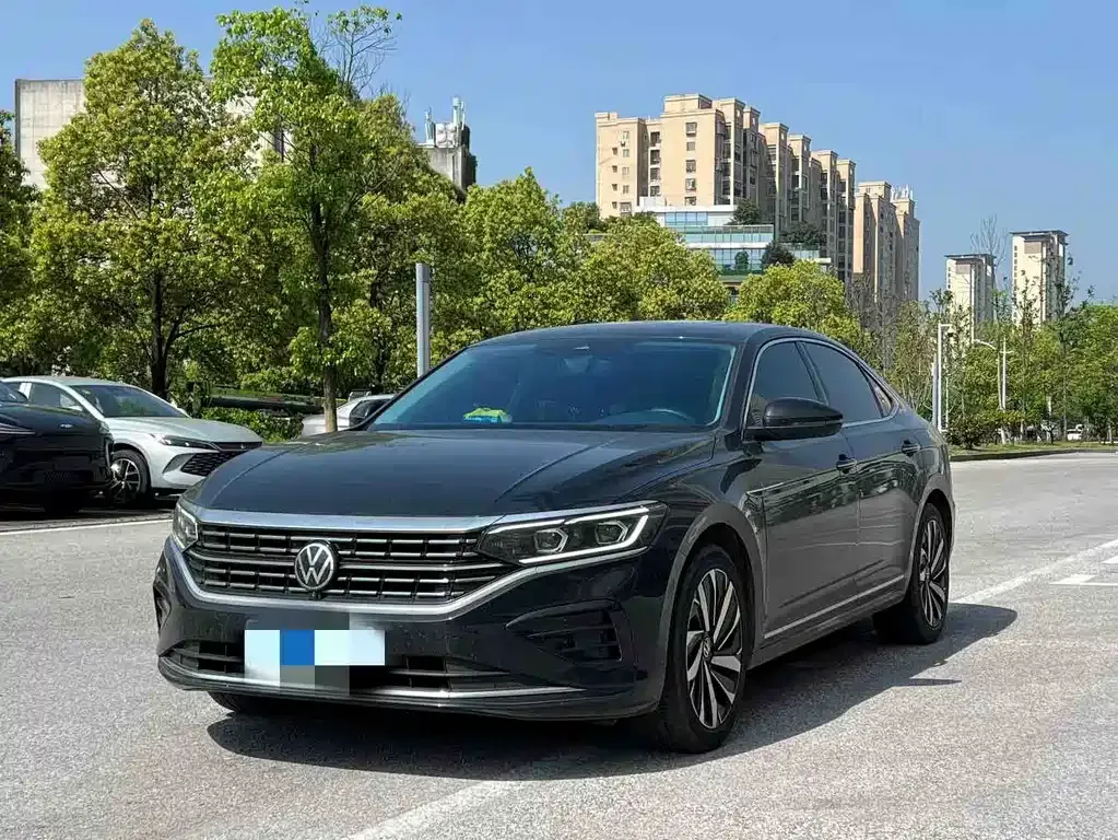Volkswagen Passat — фото 1