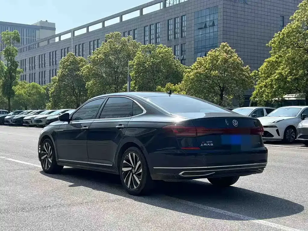 Volkswagen Passat — фото 5