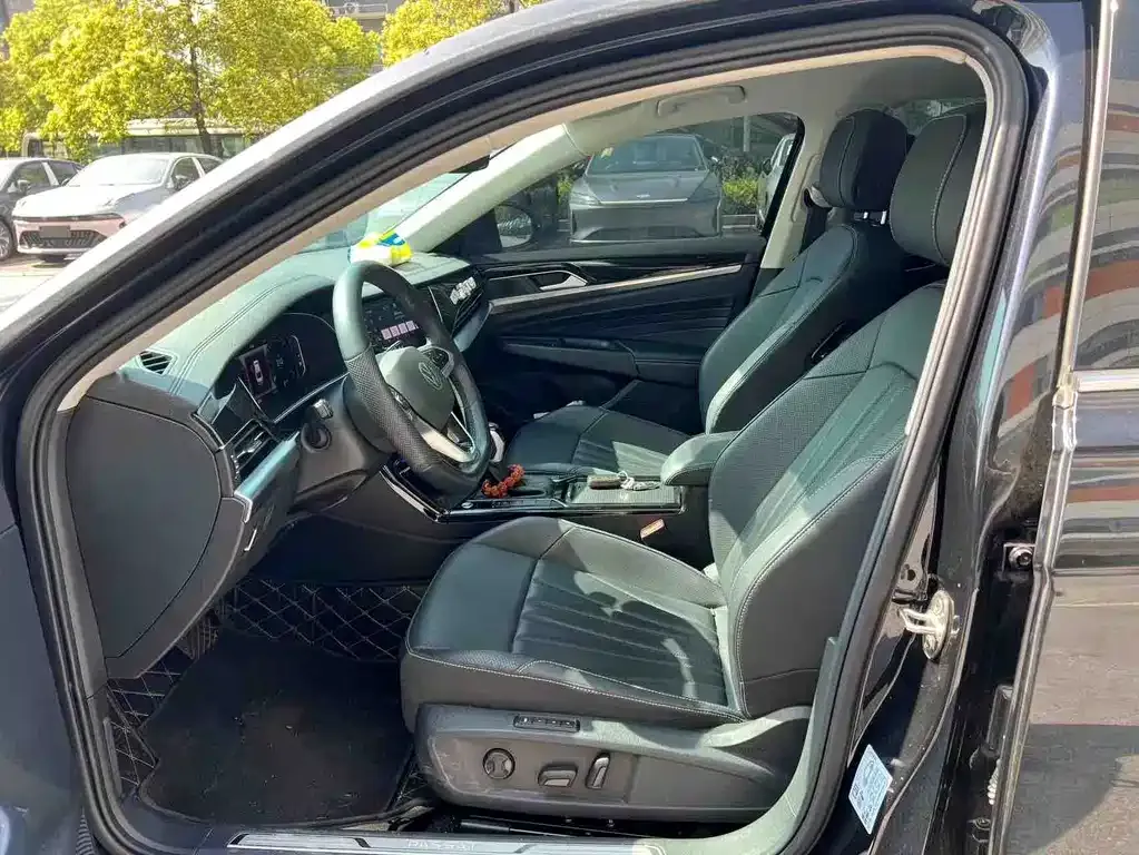 Volkswagen Passat — фото 7