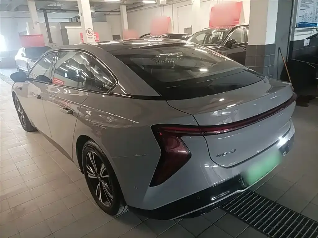 Hongqi EH7 2025 из CN, фото 10