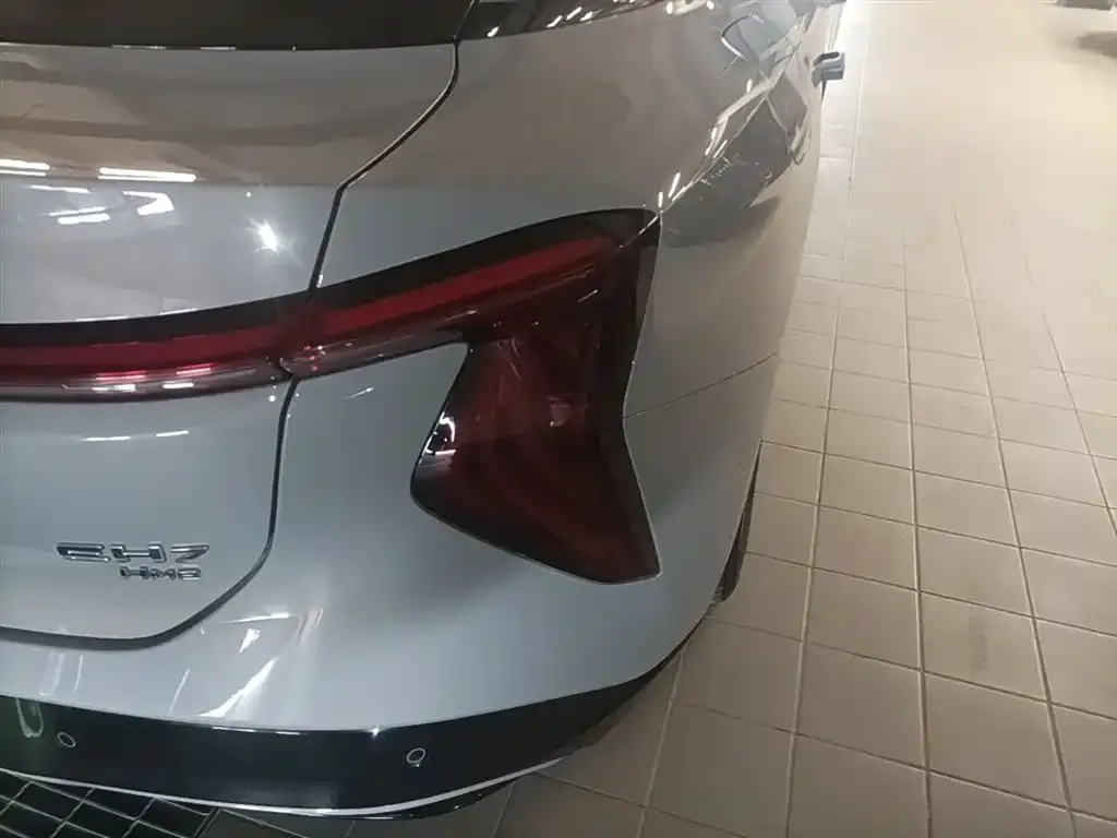 Hongqi EH7 2025 из CN, фото 3
