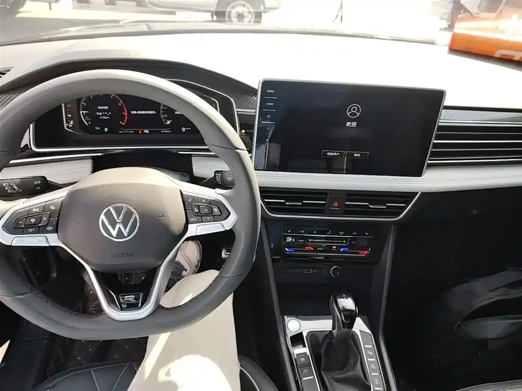 Volkswagen Tiguan L — фото 7