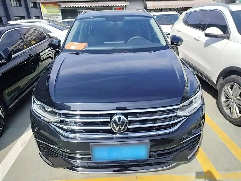 Volkswagen Tiguan L — фото 8