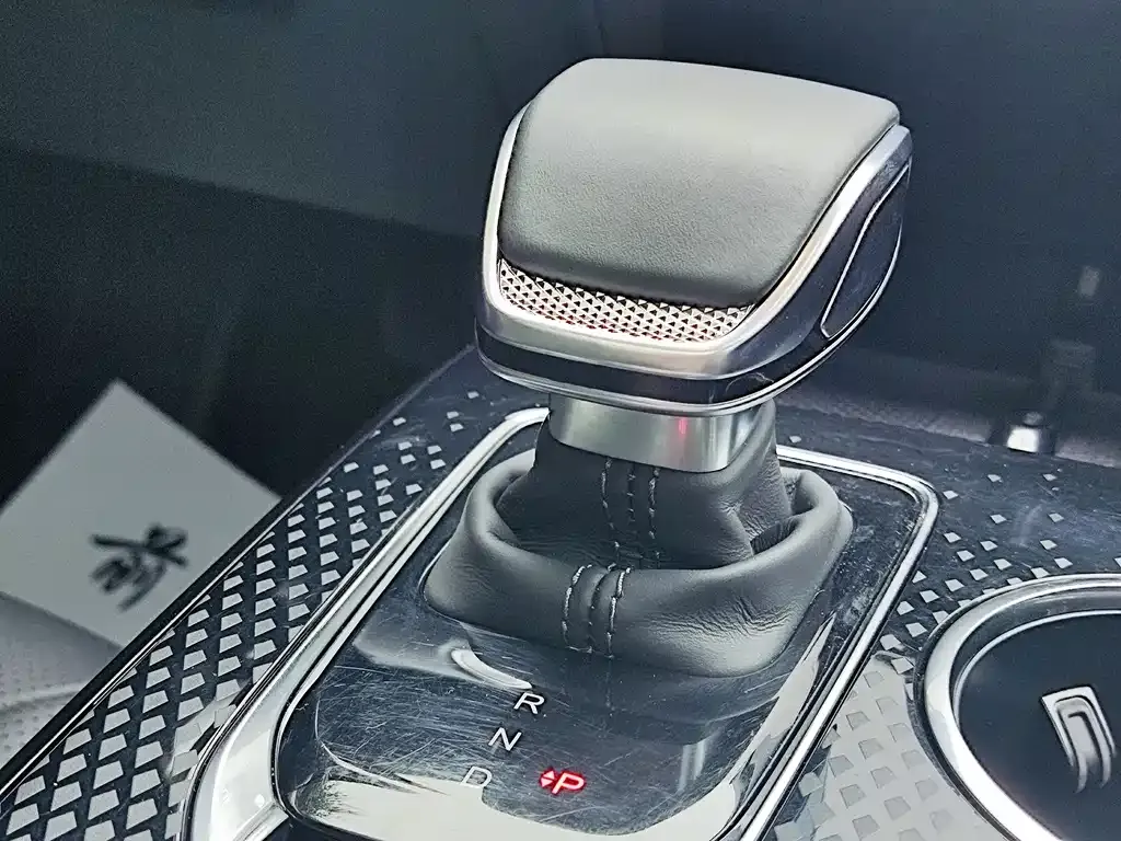 Hongqi HS3 PHEV 2024 из CN, фото 6